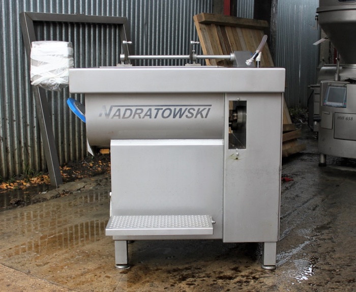 Вакуумная фаршемешалка производителя Nadratowski – надежная, мощная, качественная машина для перемешивания фаршей